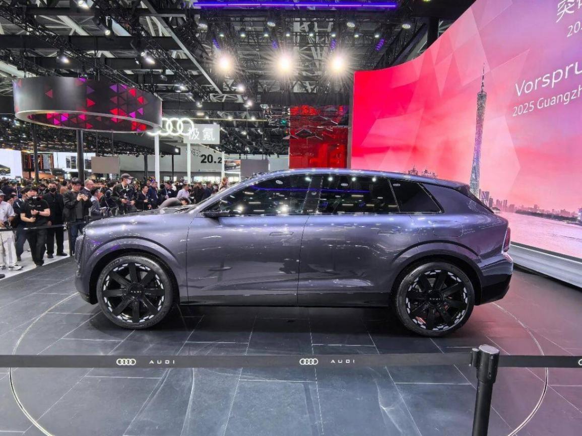 787馬力+quattro四驅!奧迪E SUV概念車亮相,豪華純電市場要變天?